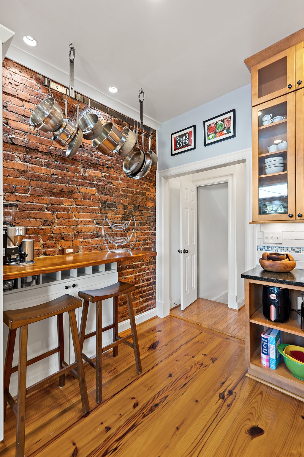 260 15th St SE, Washington, D.C., DC 20003, USA Photo 16