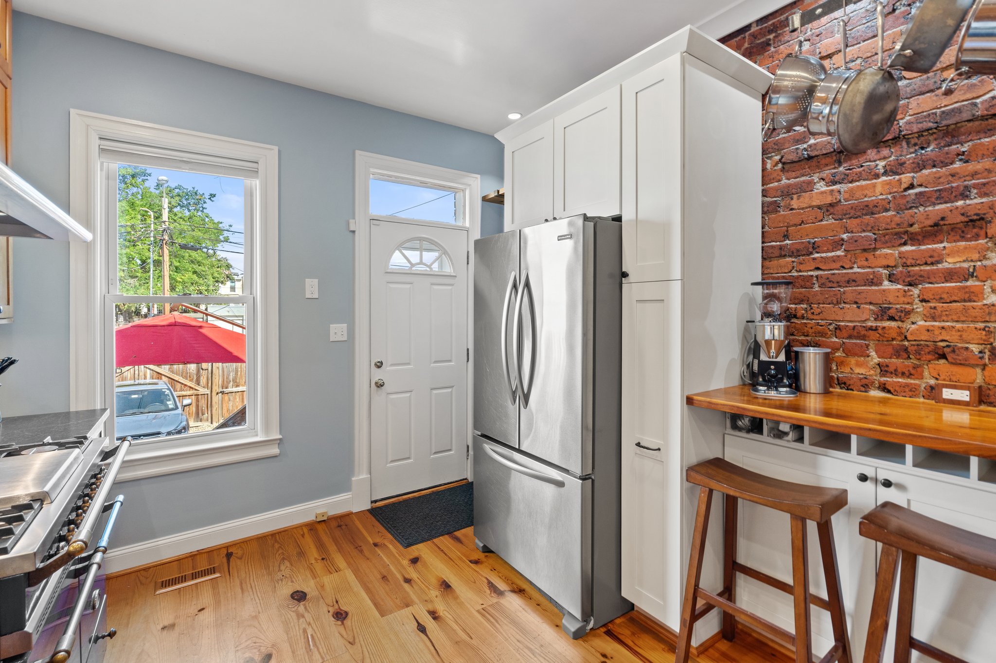 260 15th St SE, Washington, D.C., DC 20003, USA Photo 18