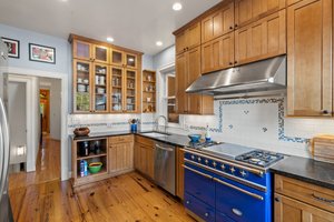 260 15th St SE, Washington, D.C., DC 20003, USA Photo 13