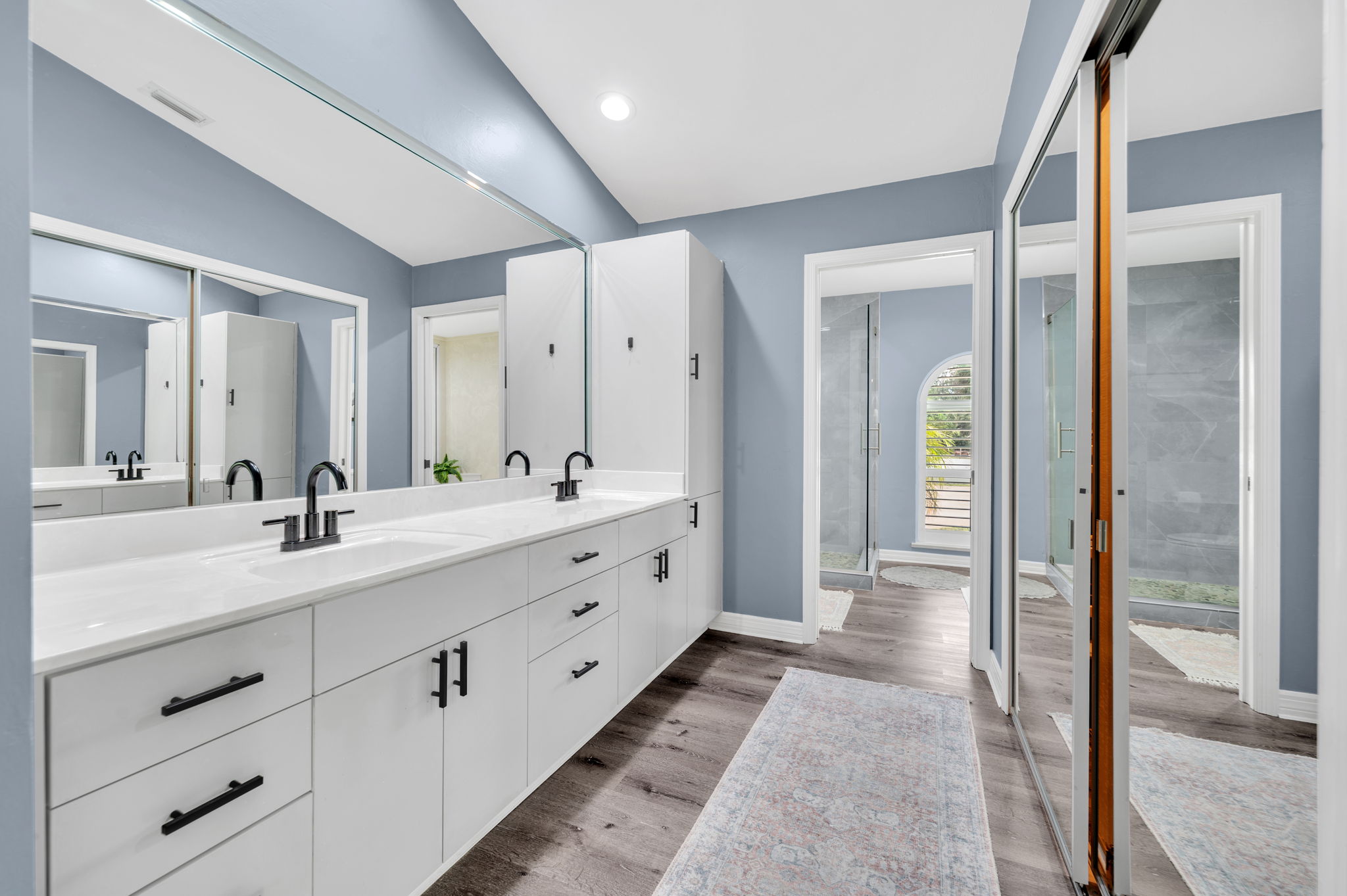 Master Vanity