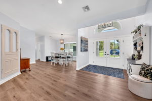 Foyer - Dining