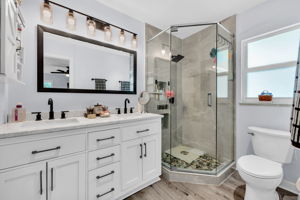Guest Suite Bath 2