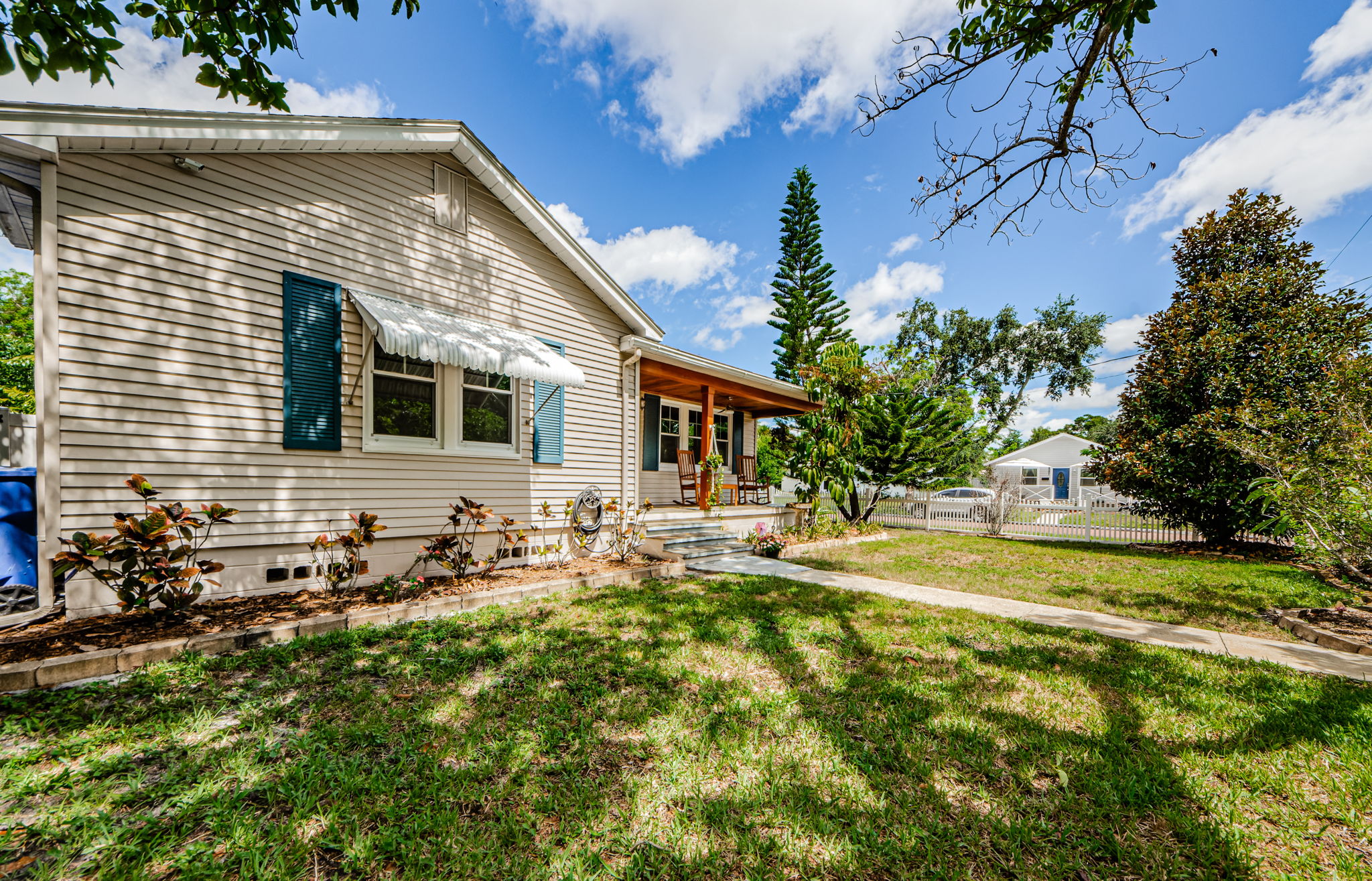 Front Exterior 4