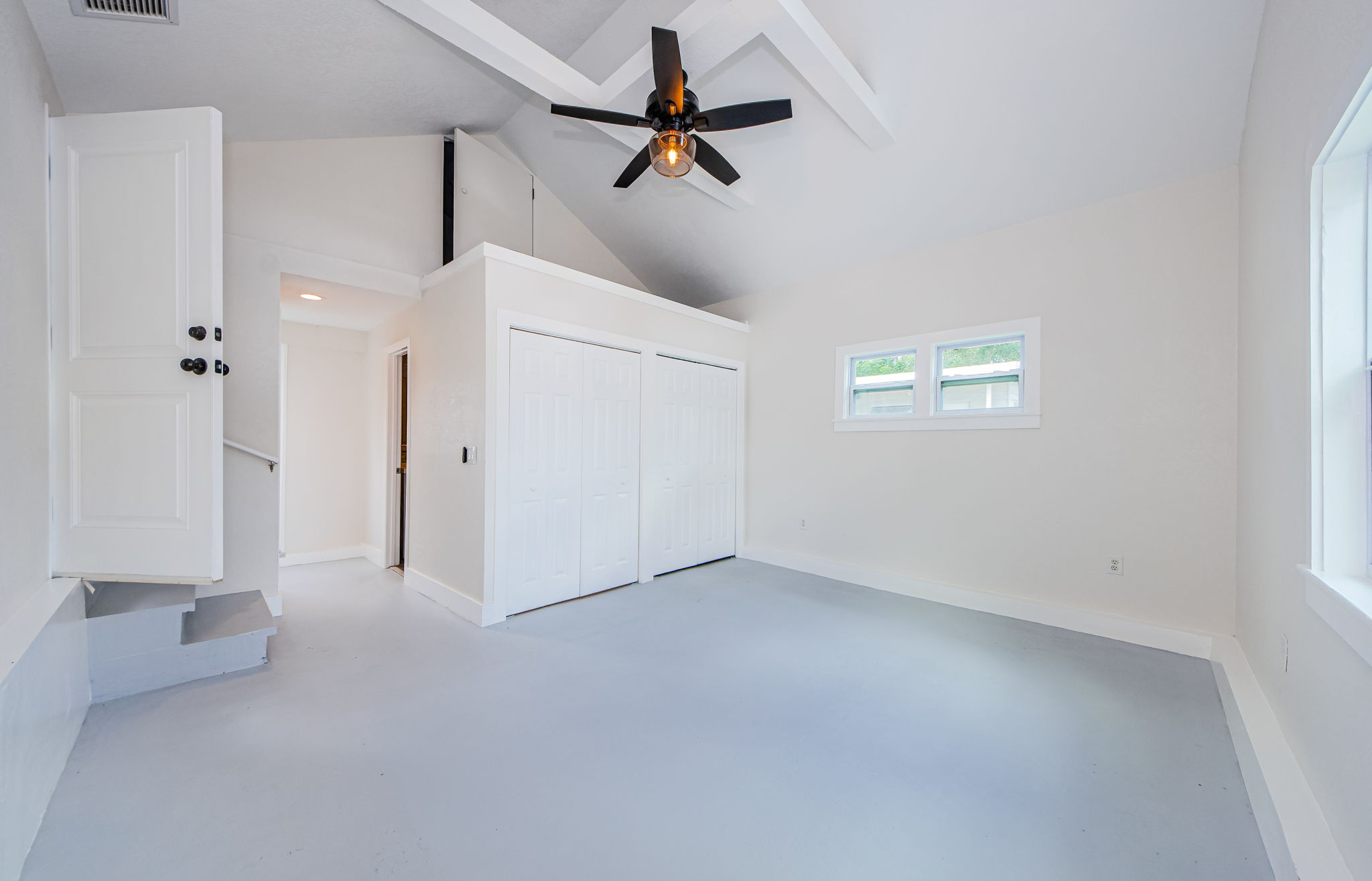 Master Bedroom 1b
