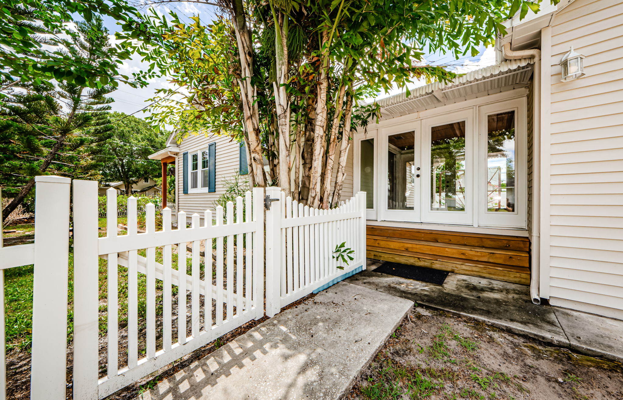 Side Entry 1