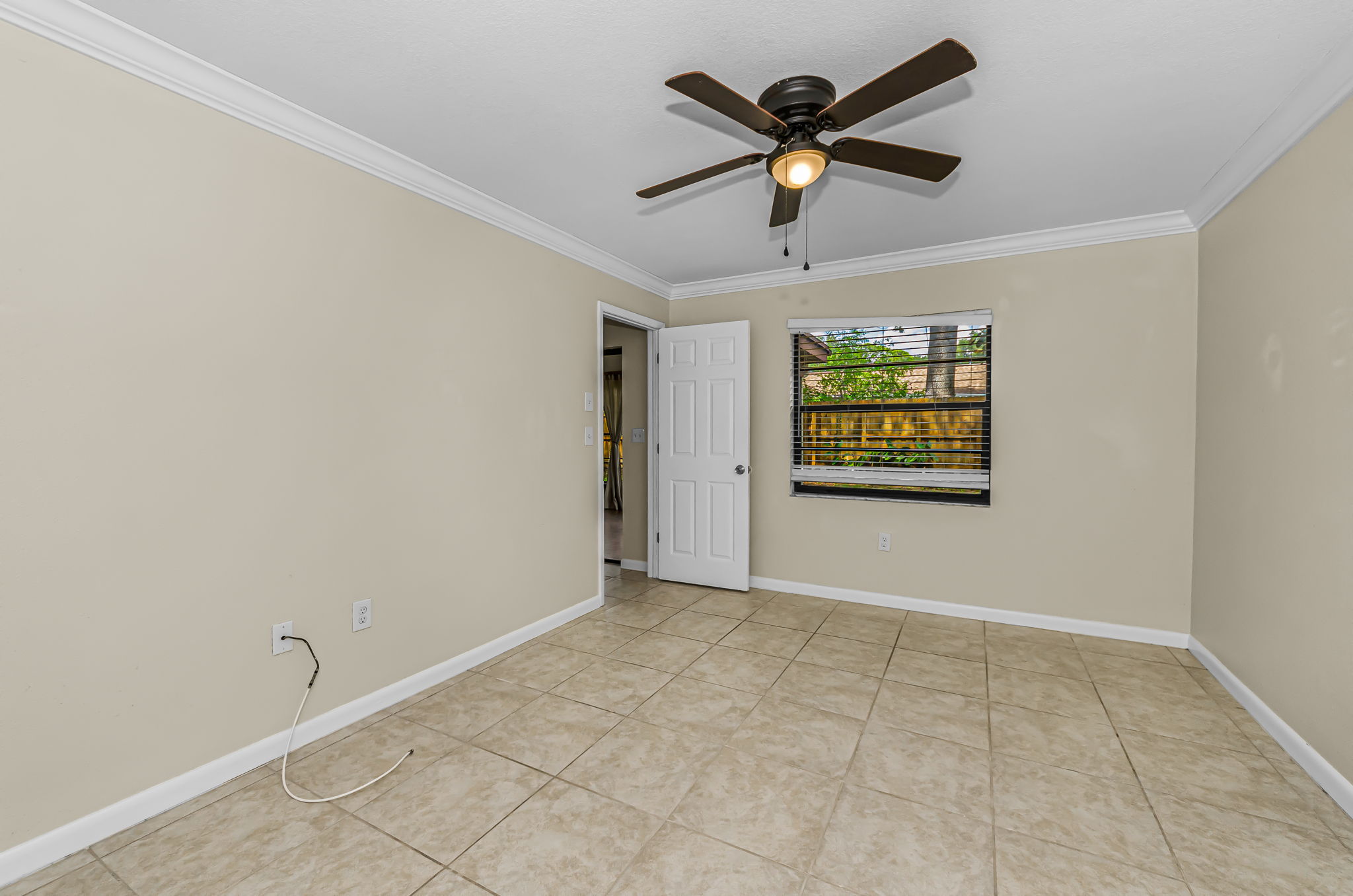 Primary Bedroom1b