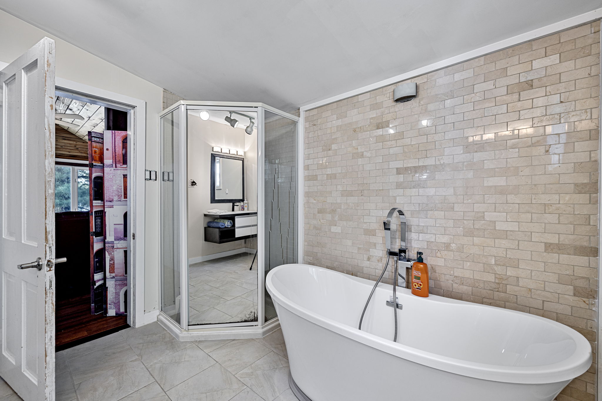 Gravenhurst property showcase — delivered property photograph 25