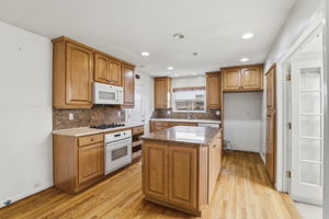 013_F8_260 Bieber Dr