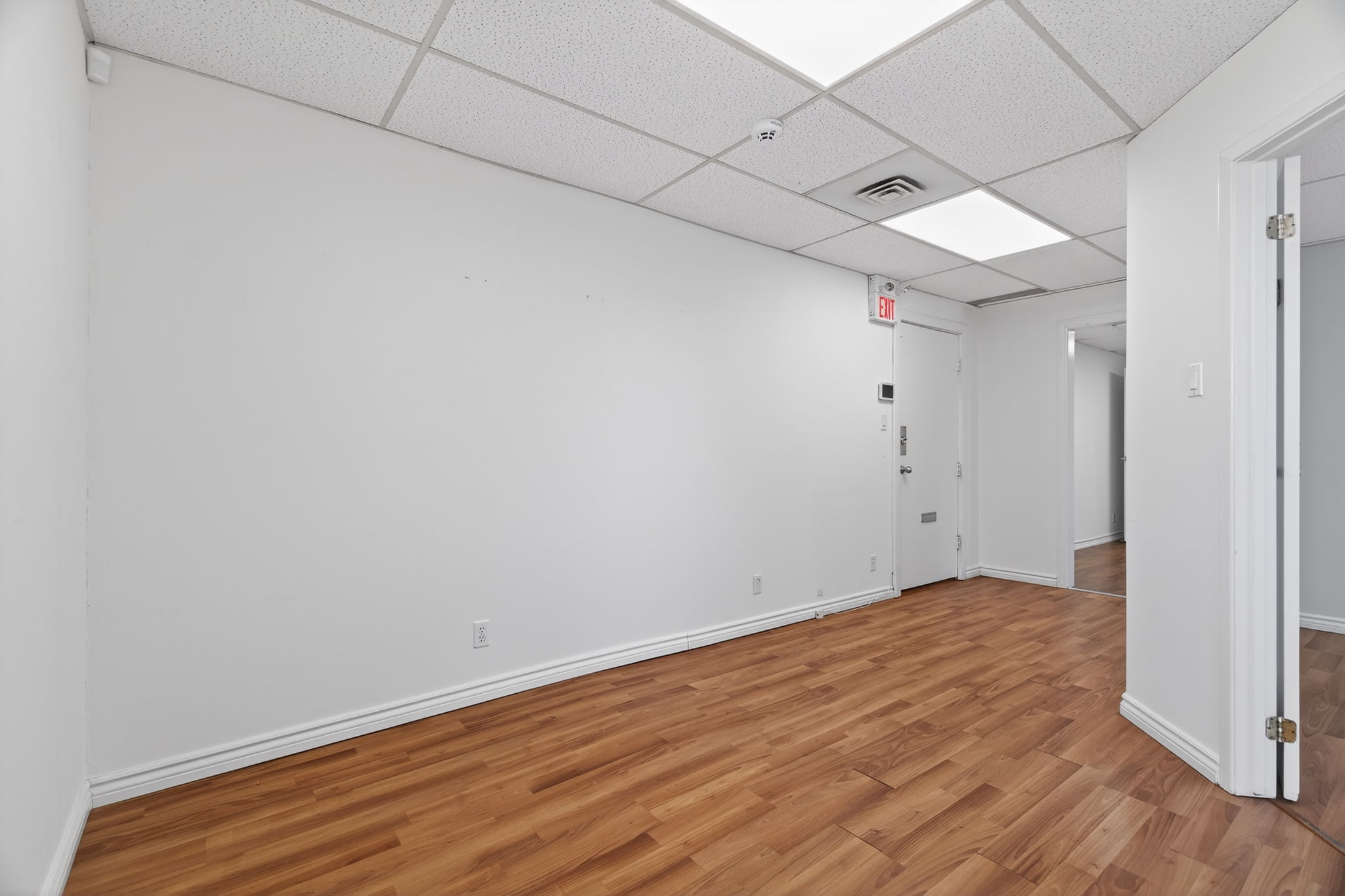 260 Church St Oakville, ON L6J 1N6
