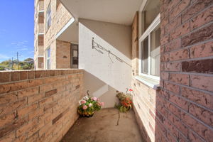  Photo 33