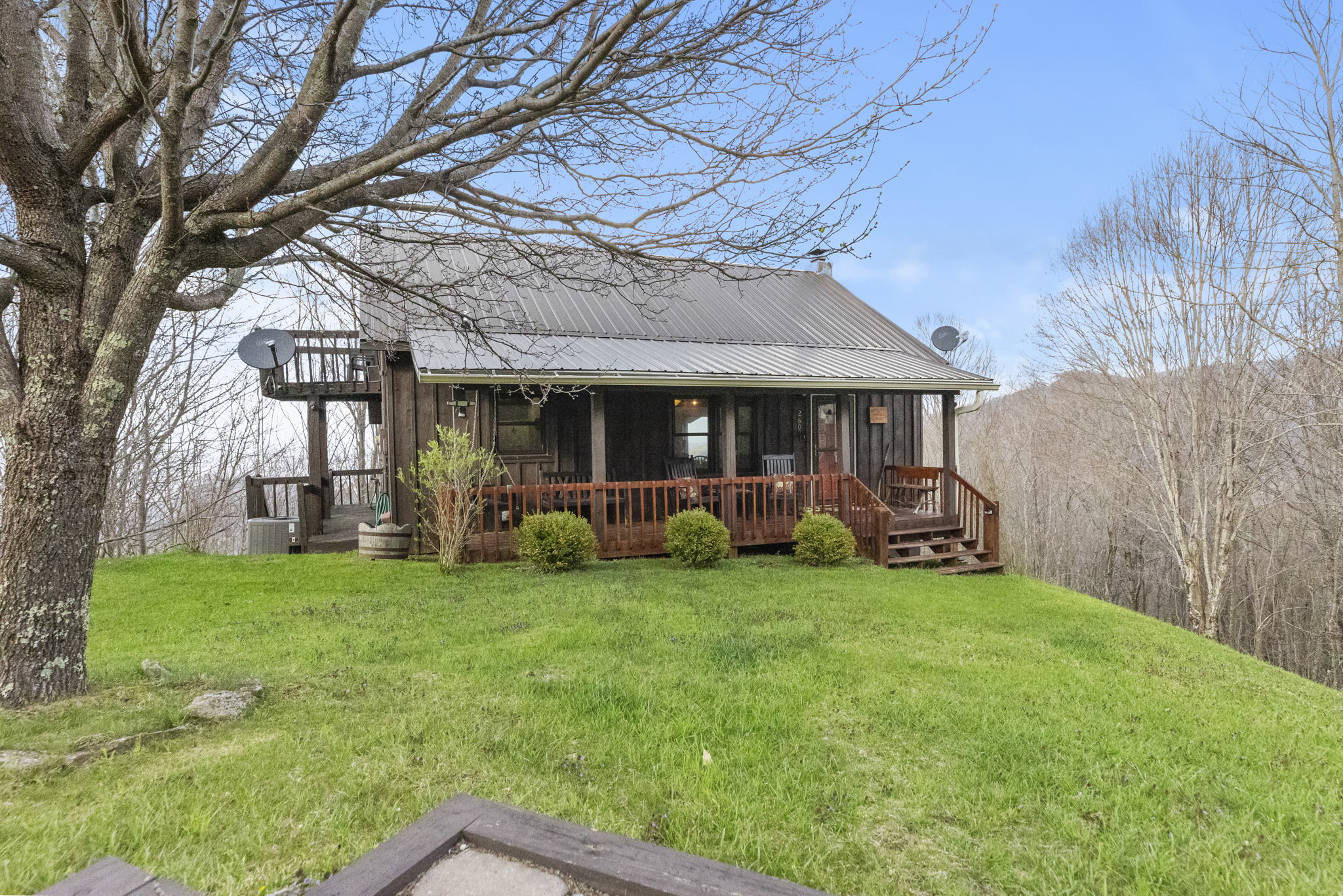 260 Roanwood Rd, Roan Mountain, TN 37687 Tyler Fraser real estate