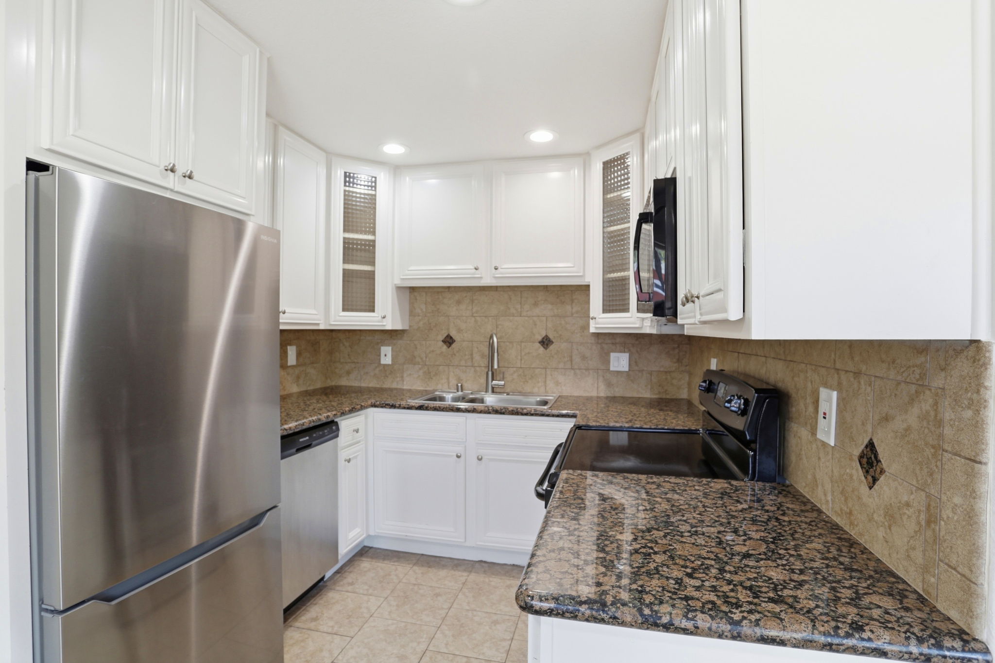 015_F8_2600 Cortez Dr 6102