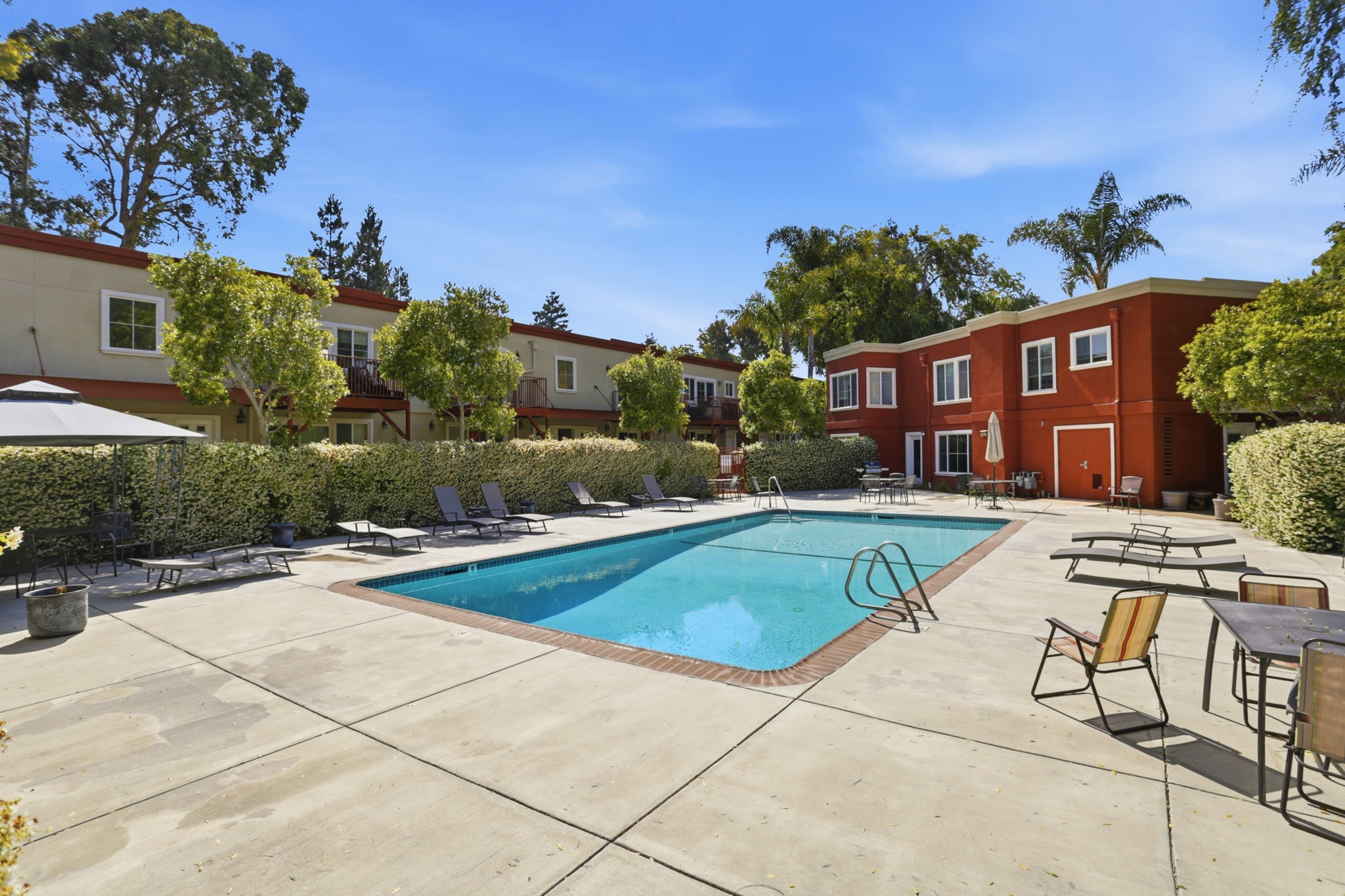 037_F8_2600 Cortez Dr 6102