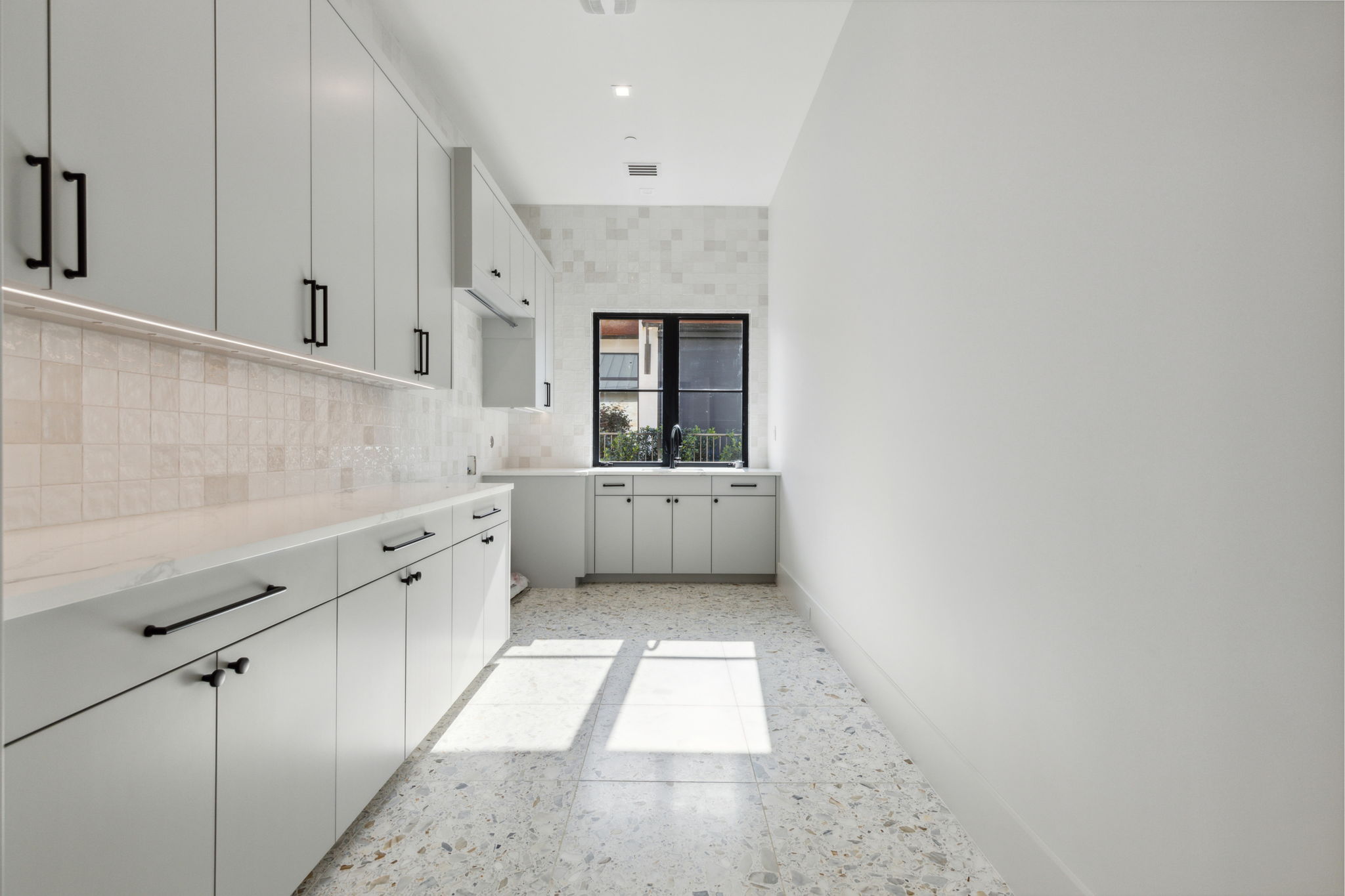2600Magnolia_034