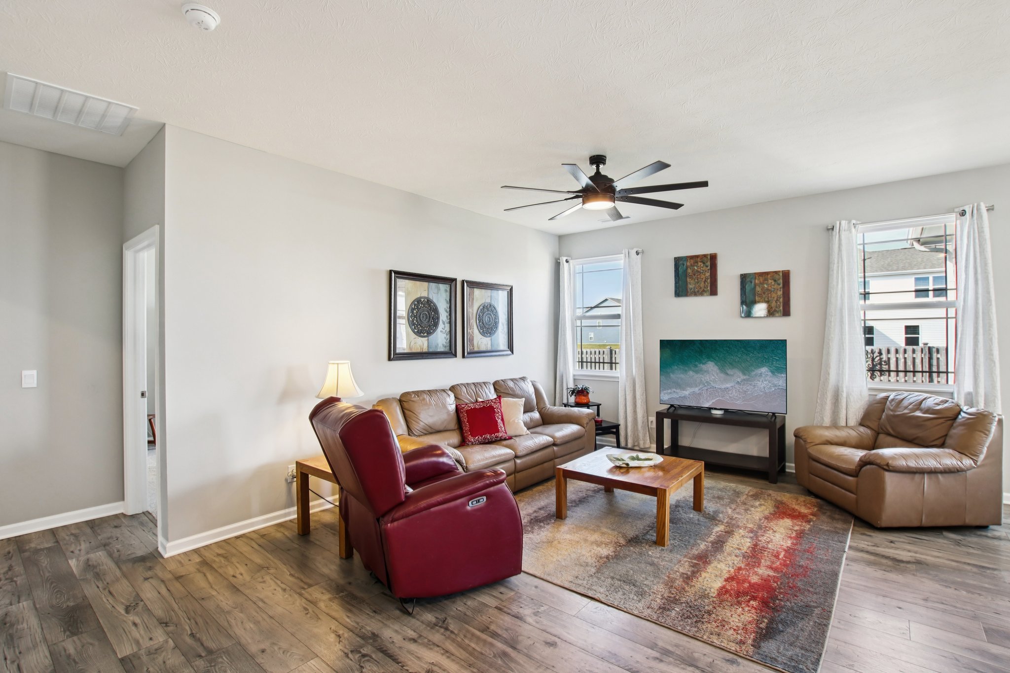 Redding Dr-S0103-009.jpg