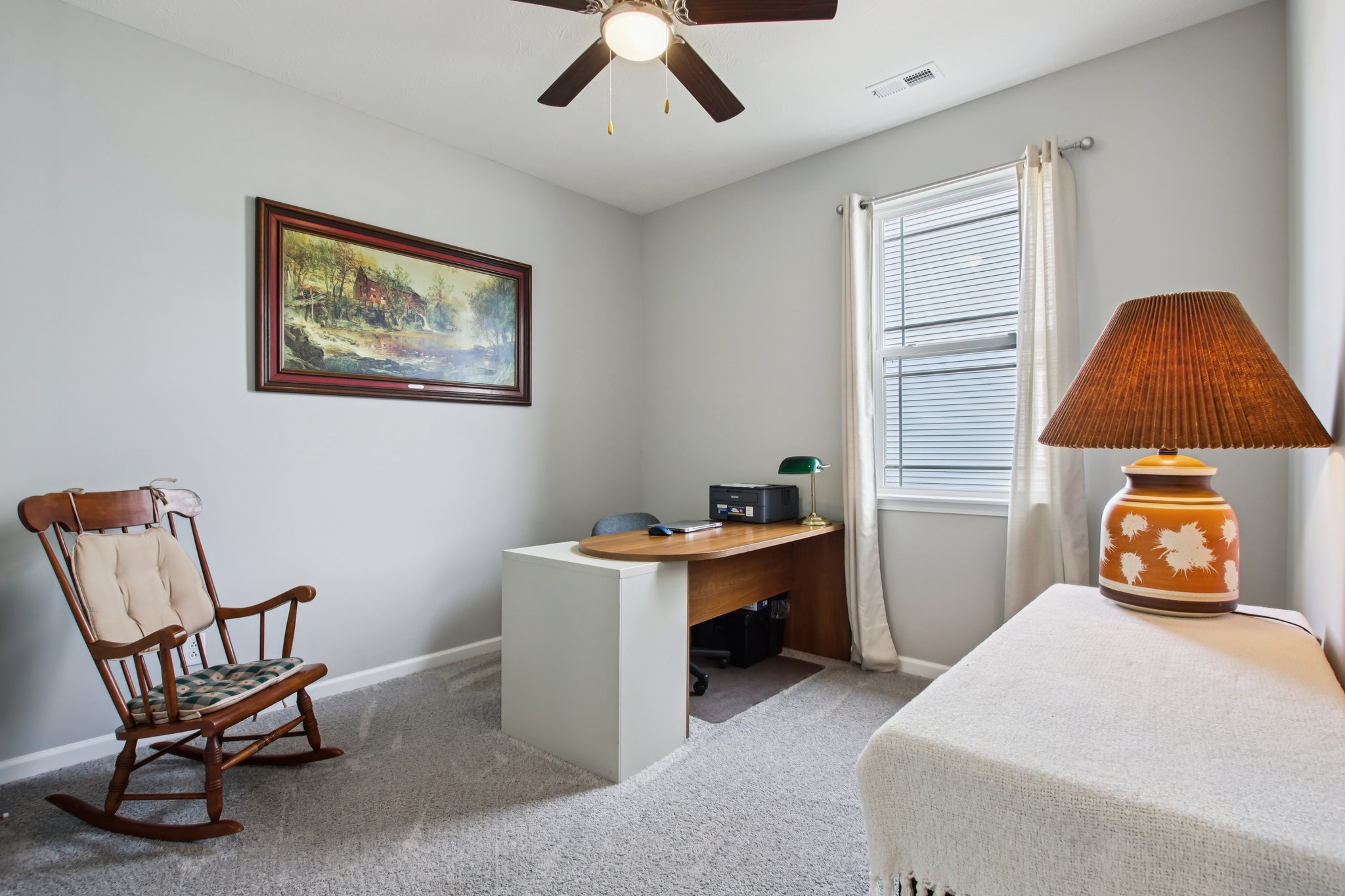 Redding Dr-S0103-021.jpg