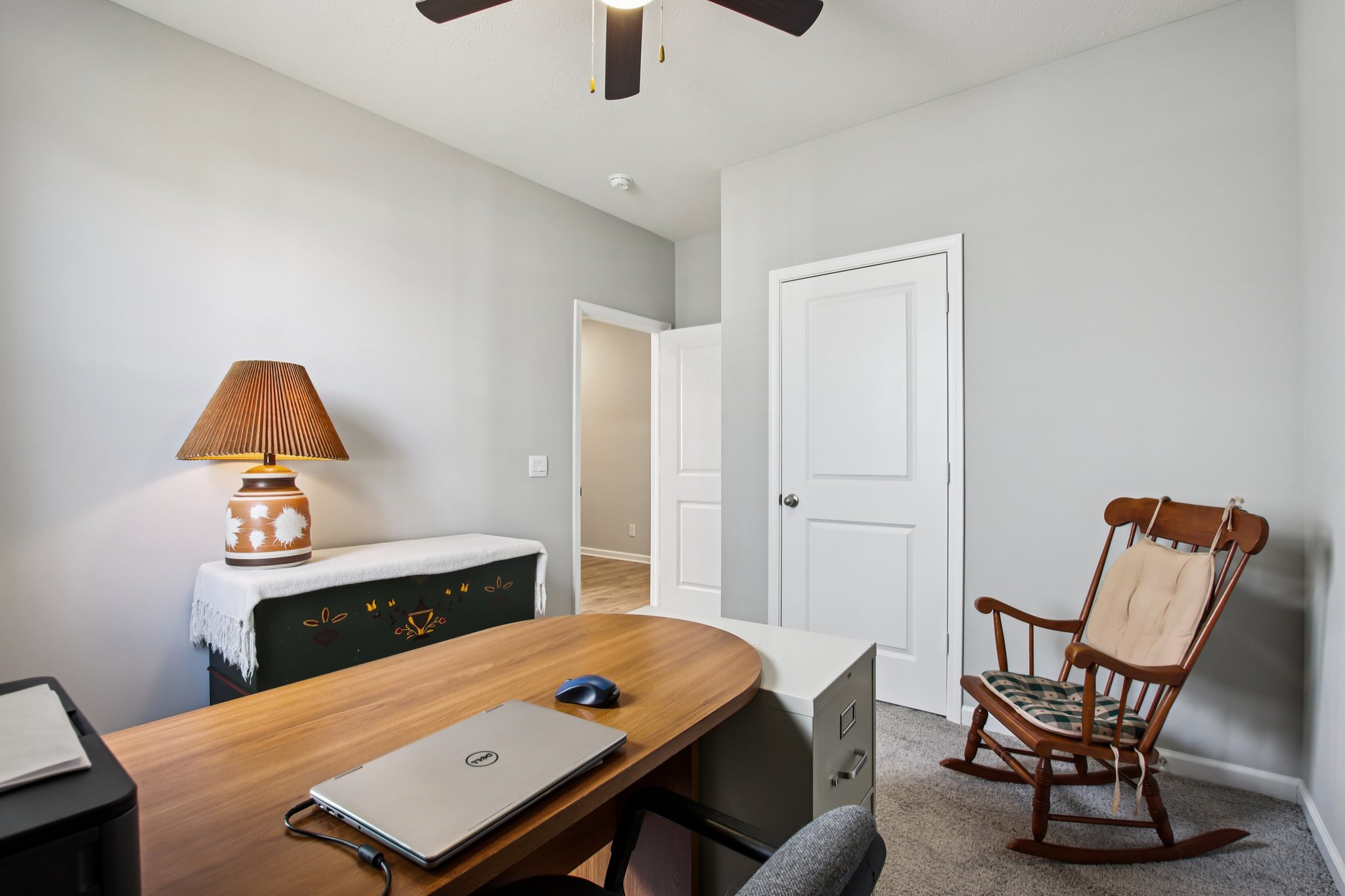 Redding Dr-S0103-022.jpg