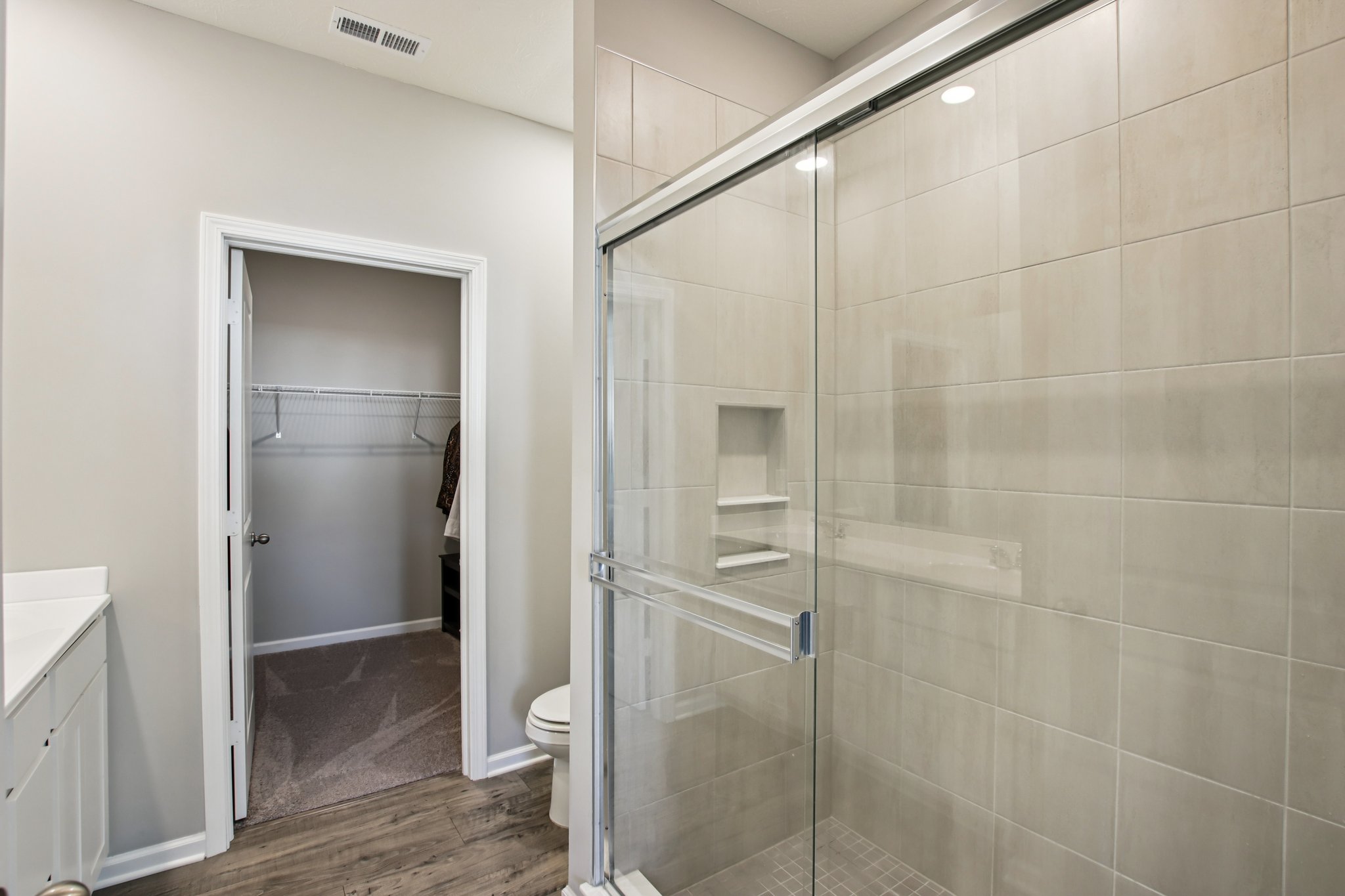 Redding Dr-S0103-026.jpg