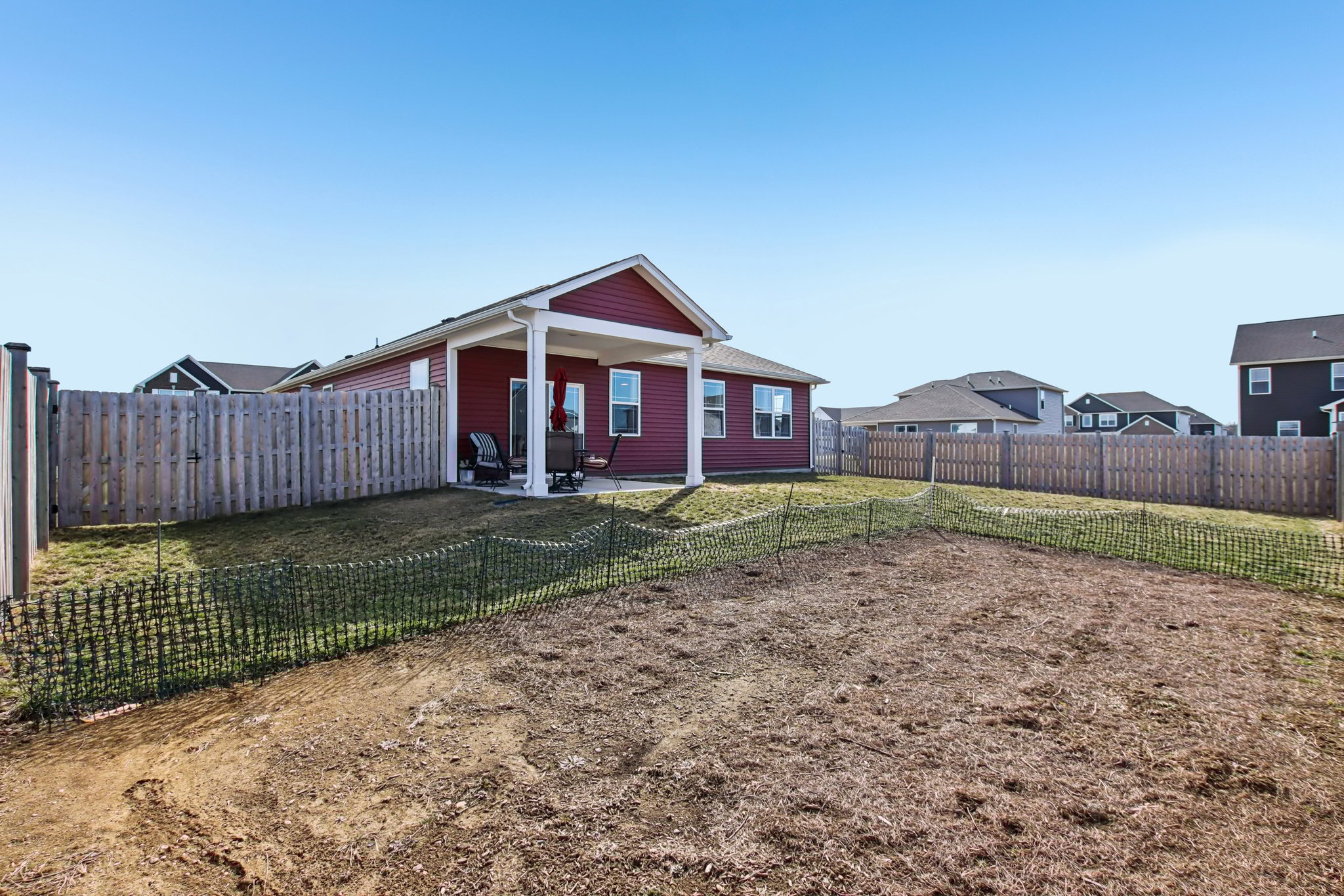 Redding Dr-S0103-032.jpg