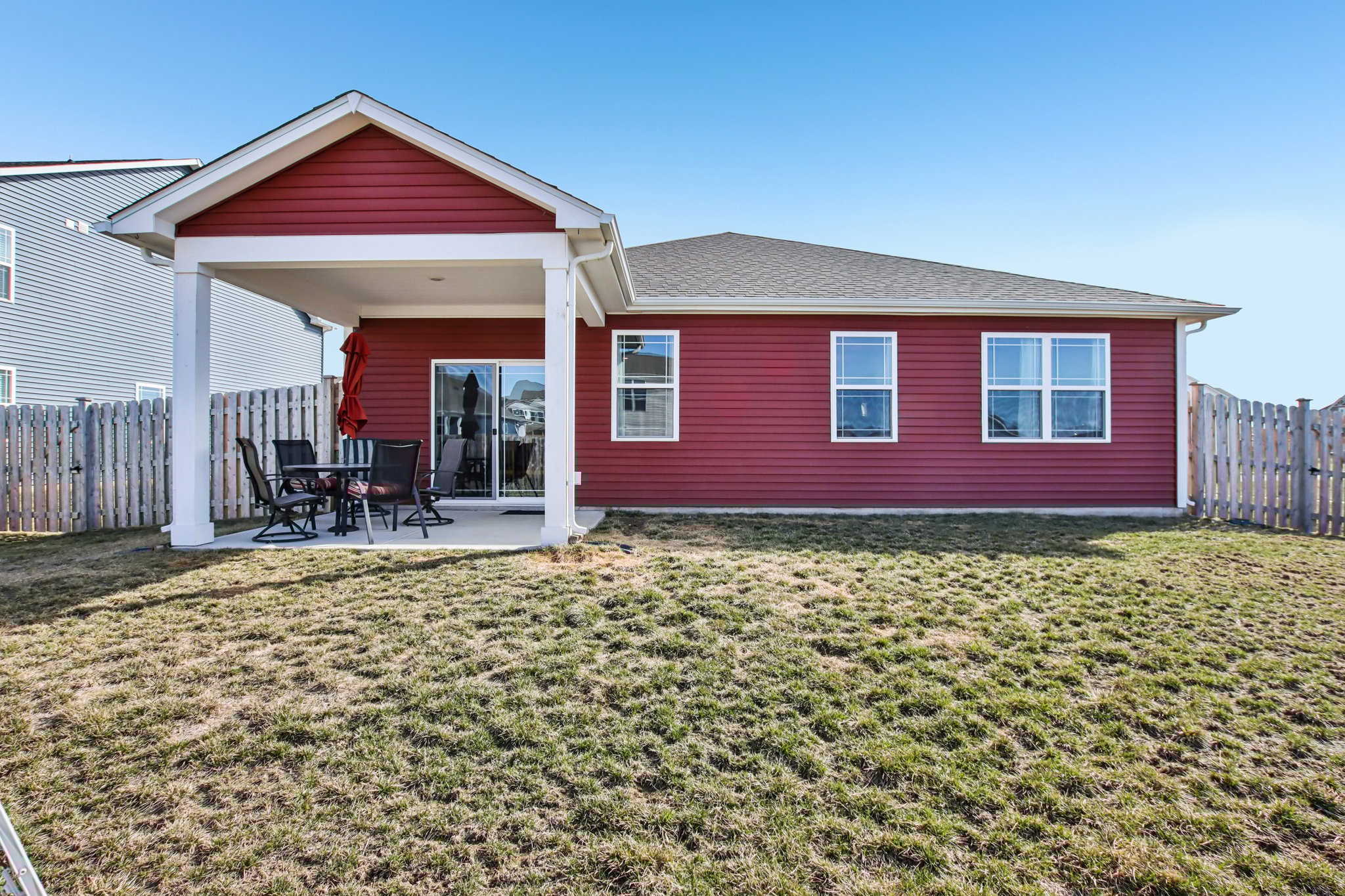 Redding Dr-S0103-033.jpg