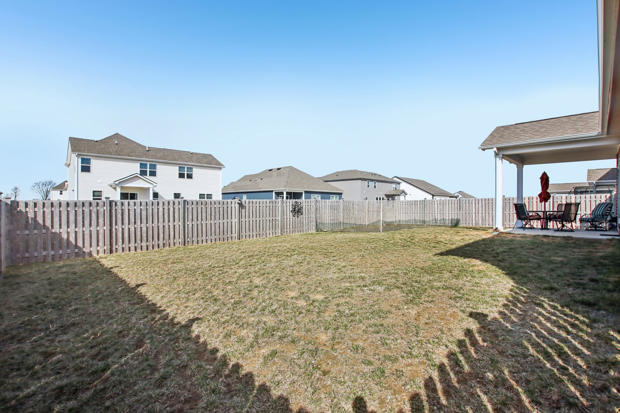 Redding Dr-S0103-035.jpg