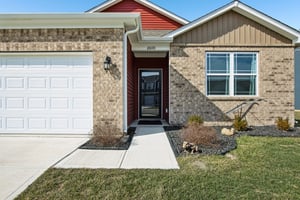 Redding Dr-S0103-004.jpg