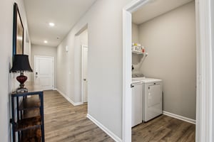 Redding Dr-S0103-005.jpg