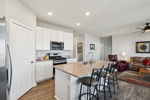 Redding Dr-S0103-014.jpg