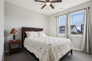 Redding Dr-S0103-018.jpg