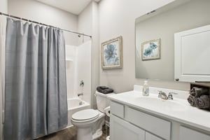 Redding Dr-S0103-020.jpg