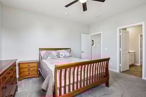 Redding Dr-S0103-025.jpg