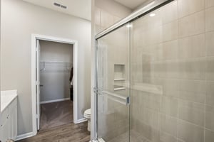 Redding Dr-S0103-026.jpg