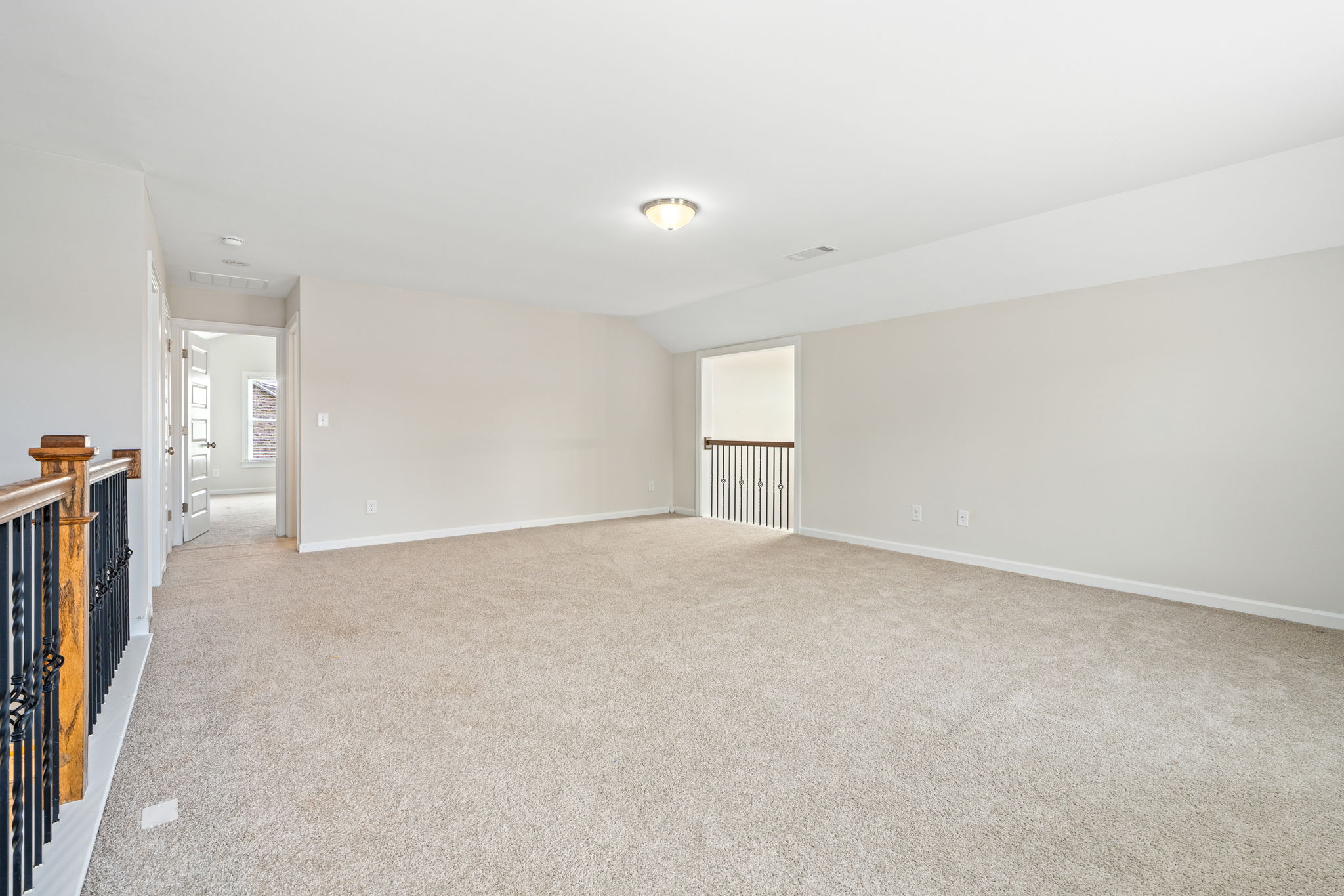  Photo 38