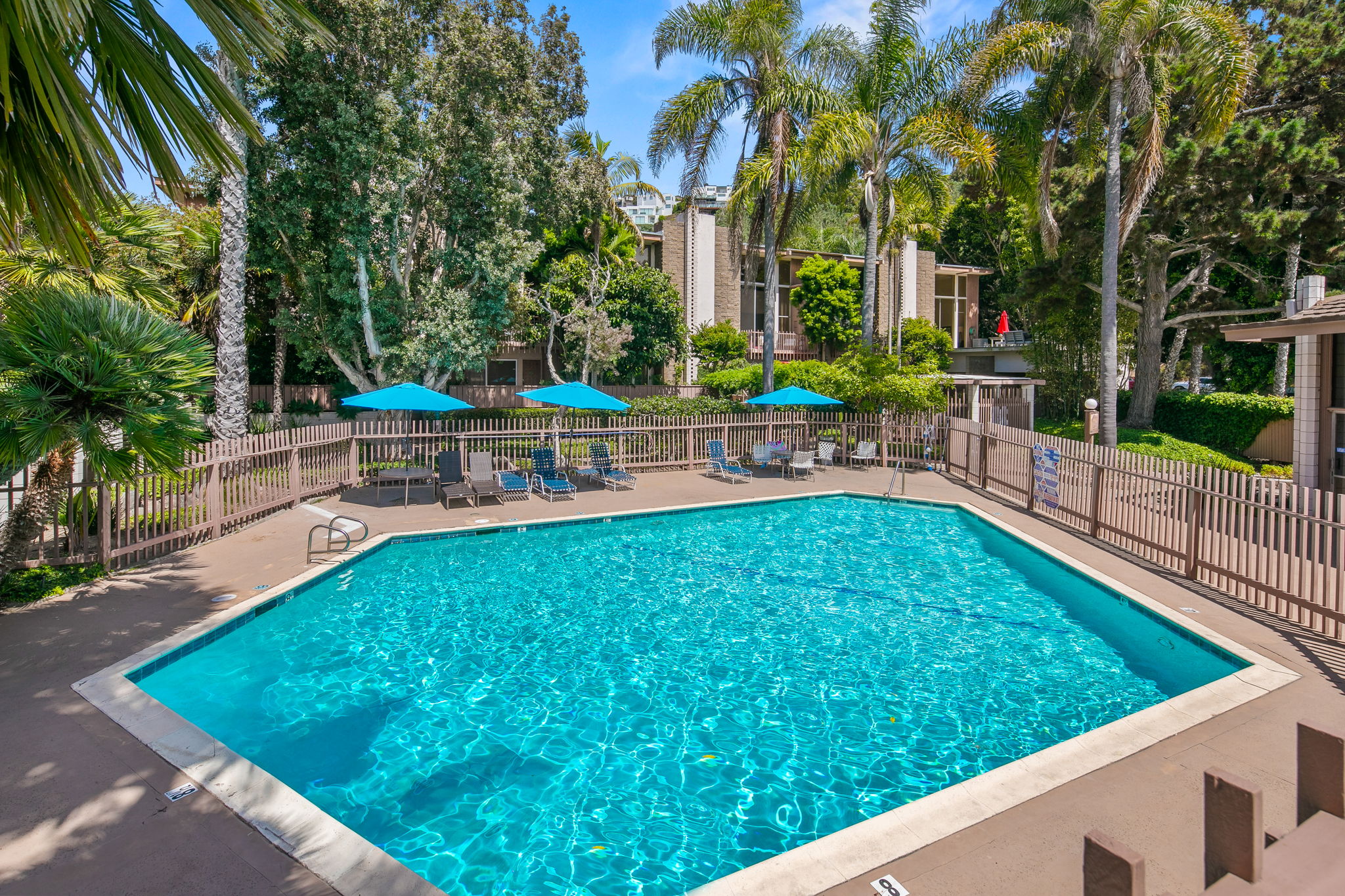2600 Torrey Pines Rd-27