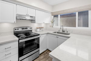 2600 Torrey Pines Rd-1