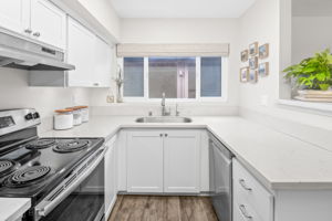 2600 Torrey Pines Rd-2