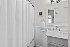 2600 Torrey Pines Rd-14