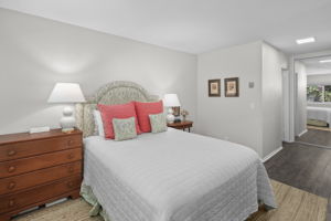 2600 Torrey Pines Rd-18