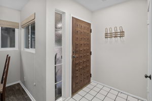 2600 Torrey Pines Rd-20