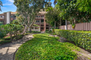 2600 Torrey Pines Rd-29
