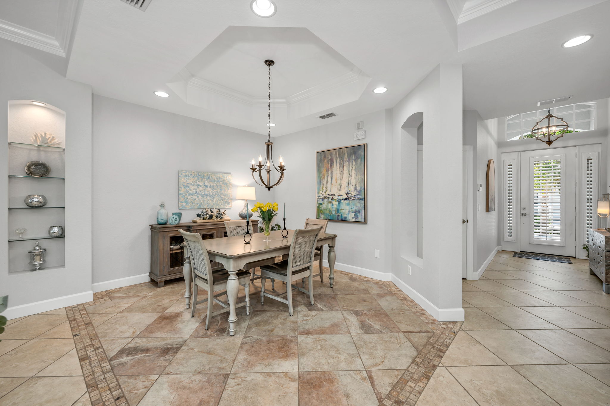 Dining - Foyer