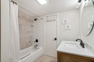 22_Interior