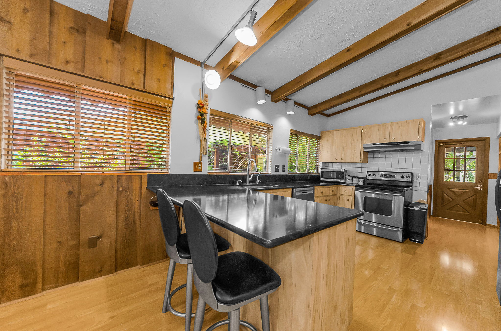 Kitchen Counter 2