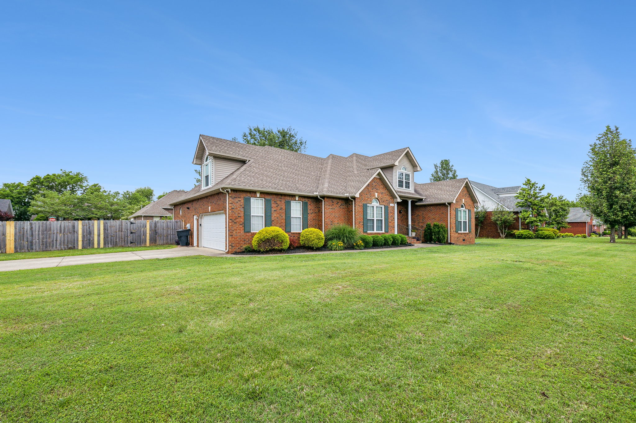 2603 Mission Ridge Dr - 002.jpg