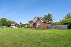 2603 Mission Ridge Dr - 003.jpg