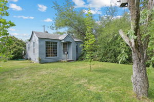  Photo 0
