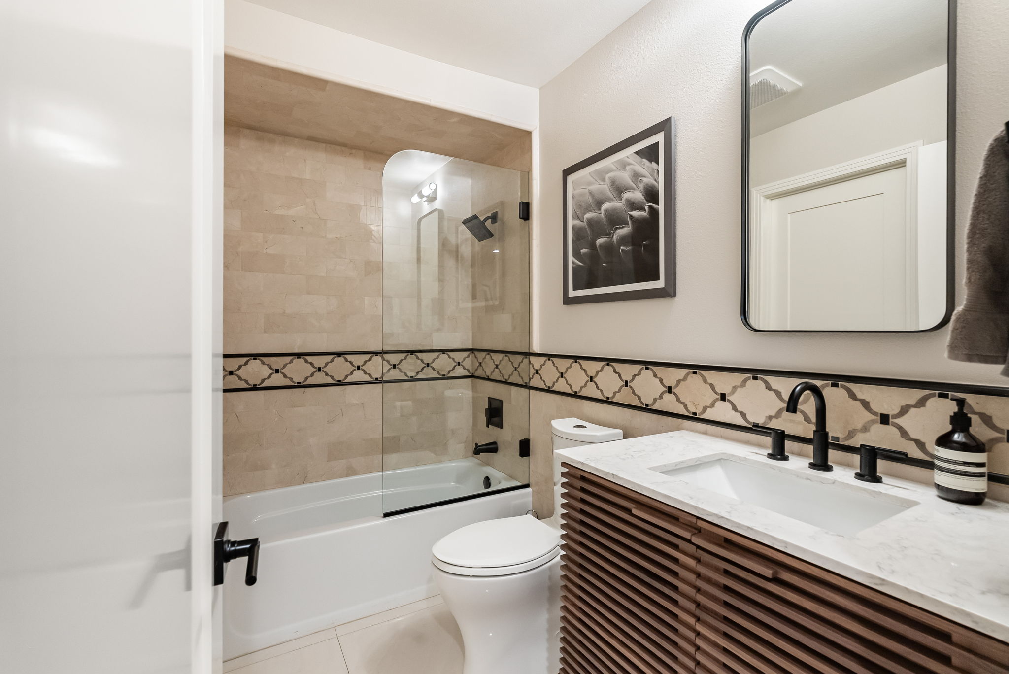  Photo 35