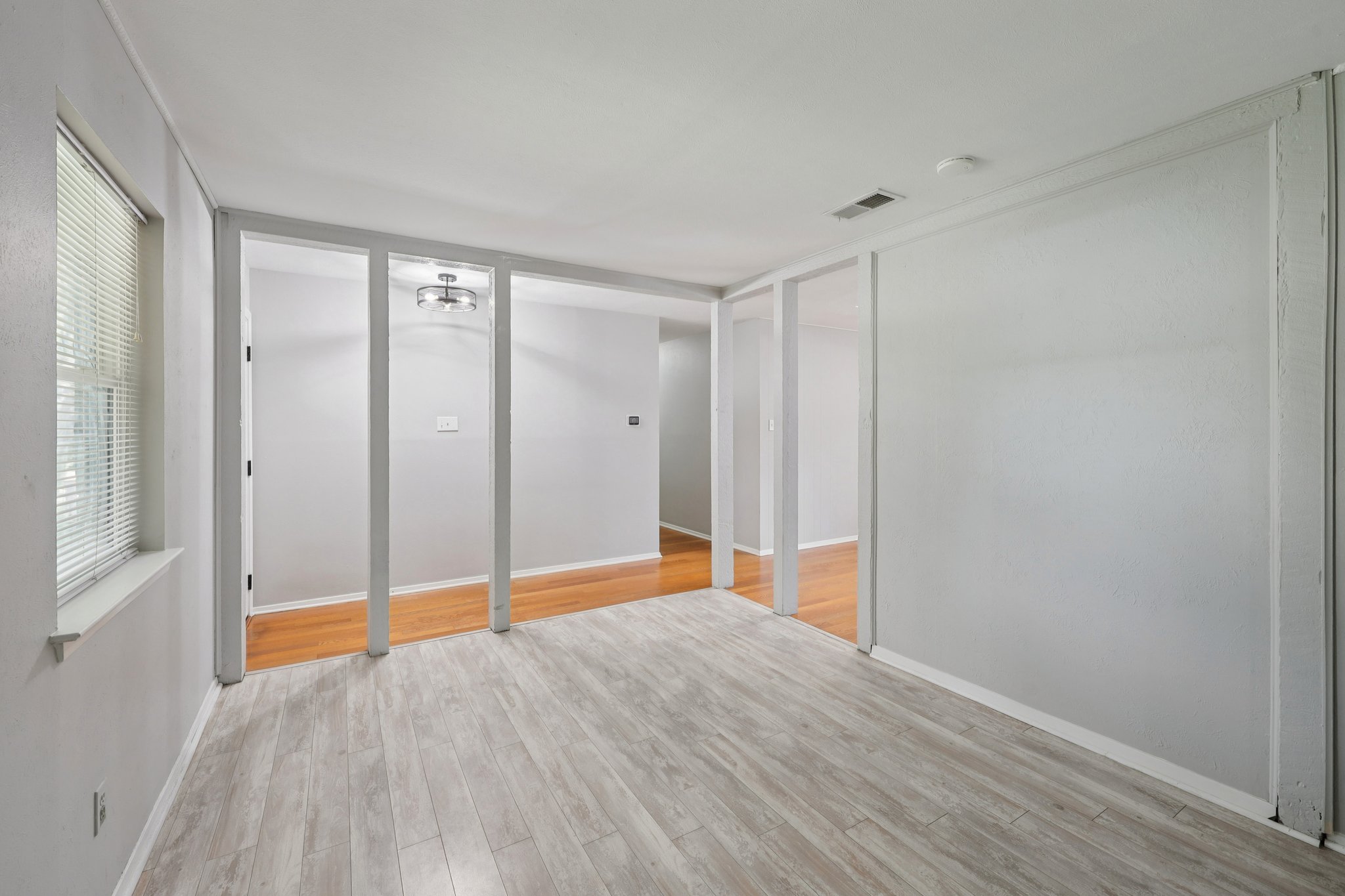  2604 Hollywood Dr-S1610-010.jpg