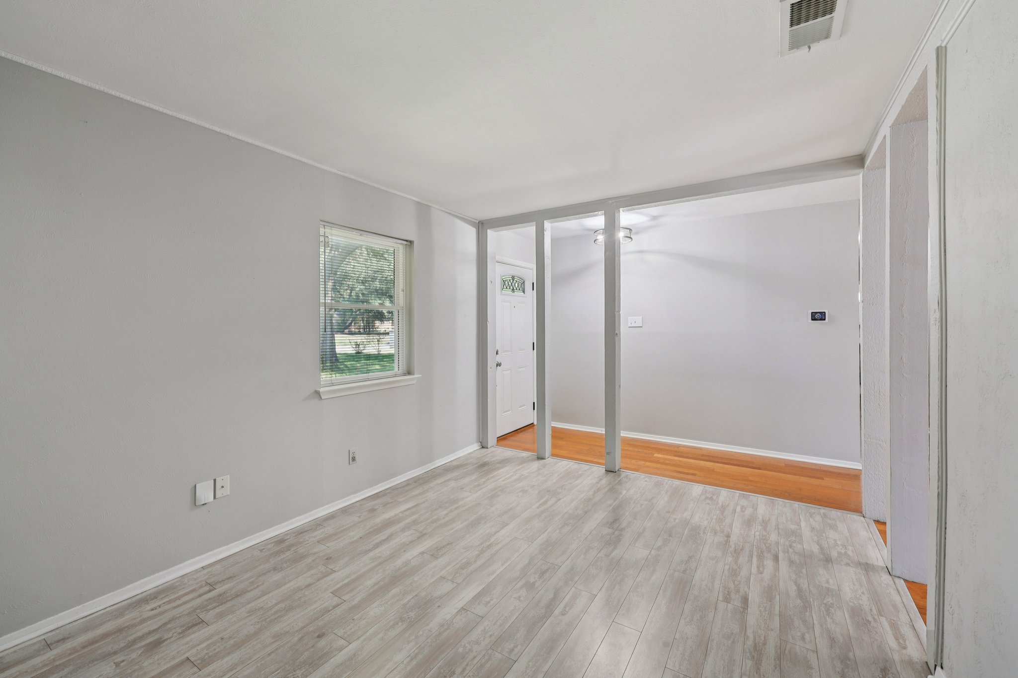  2604 Hollywood Dr-S1610-011.jpg