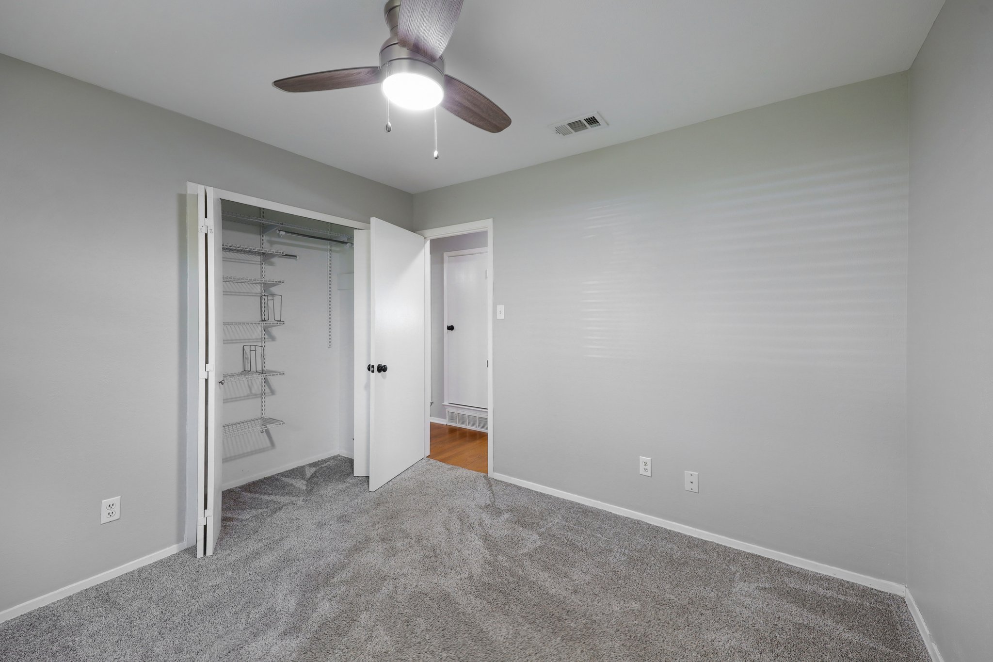  2604 Hollywood Dr-S1610-033.jpg